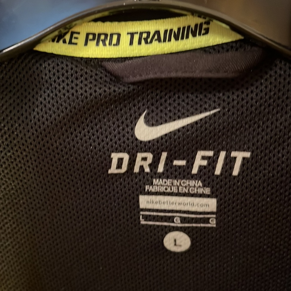 Nike Dri Fit jacket - Picture 2 of 8